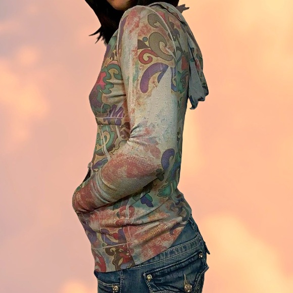 Romeo & Juliet Couture Artistic Patterned Hoodie - Picture 5 of 6